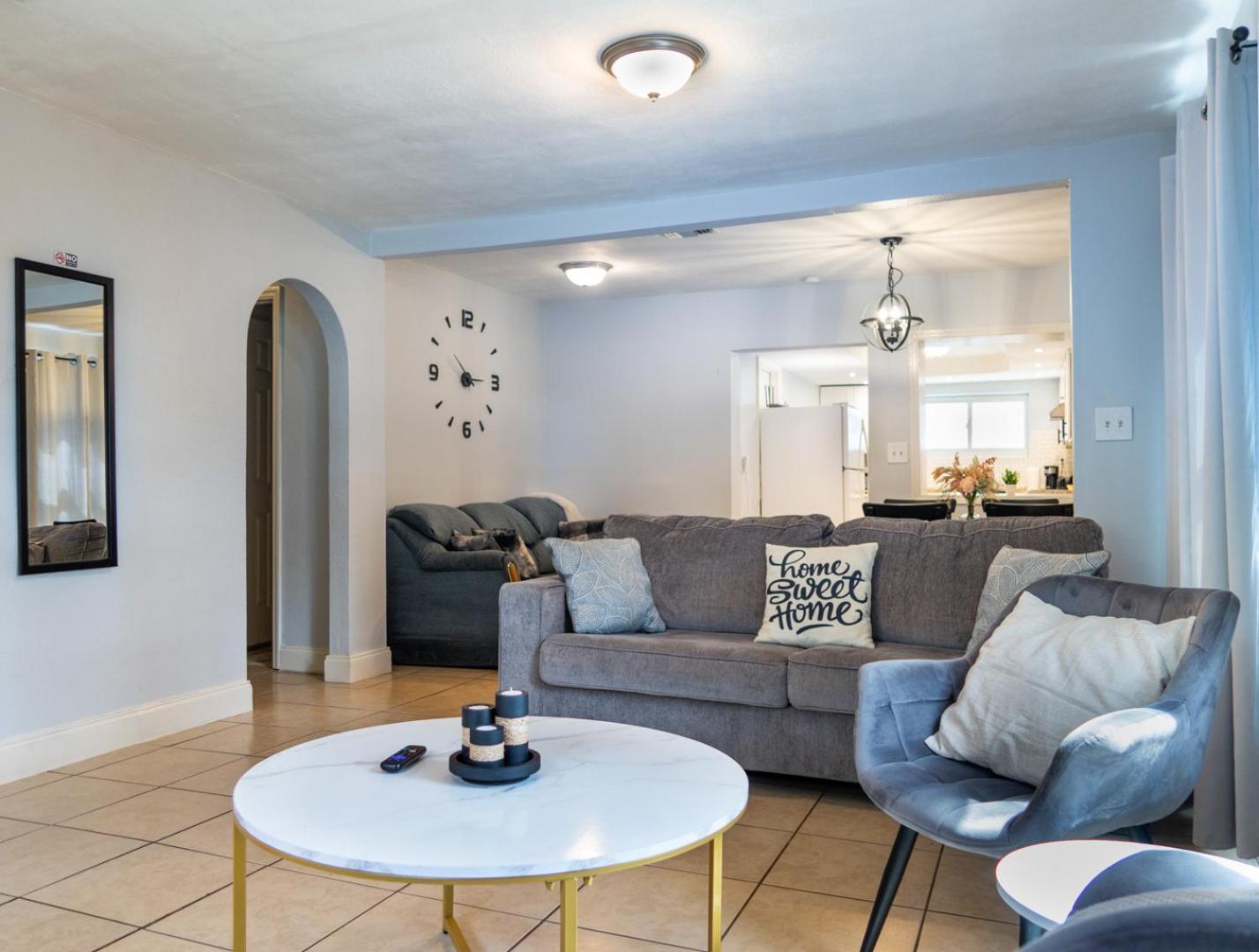 Cozy Home Near Busch Gardens Adventure Island And Usf Tampa Bagian luar foto
